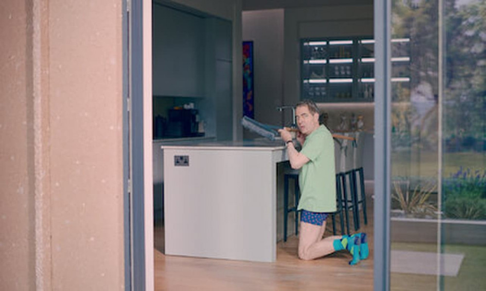Man Vs Bee (S1E3)